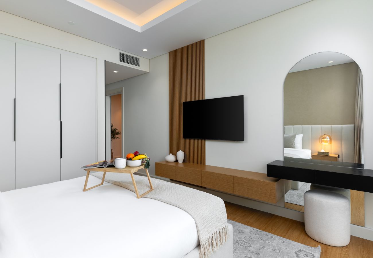 Apartment in Dubai - Chic Downtown Living w/ Dubai Cityscape Views