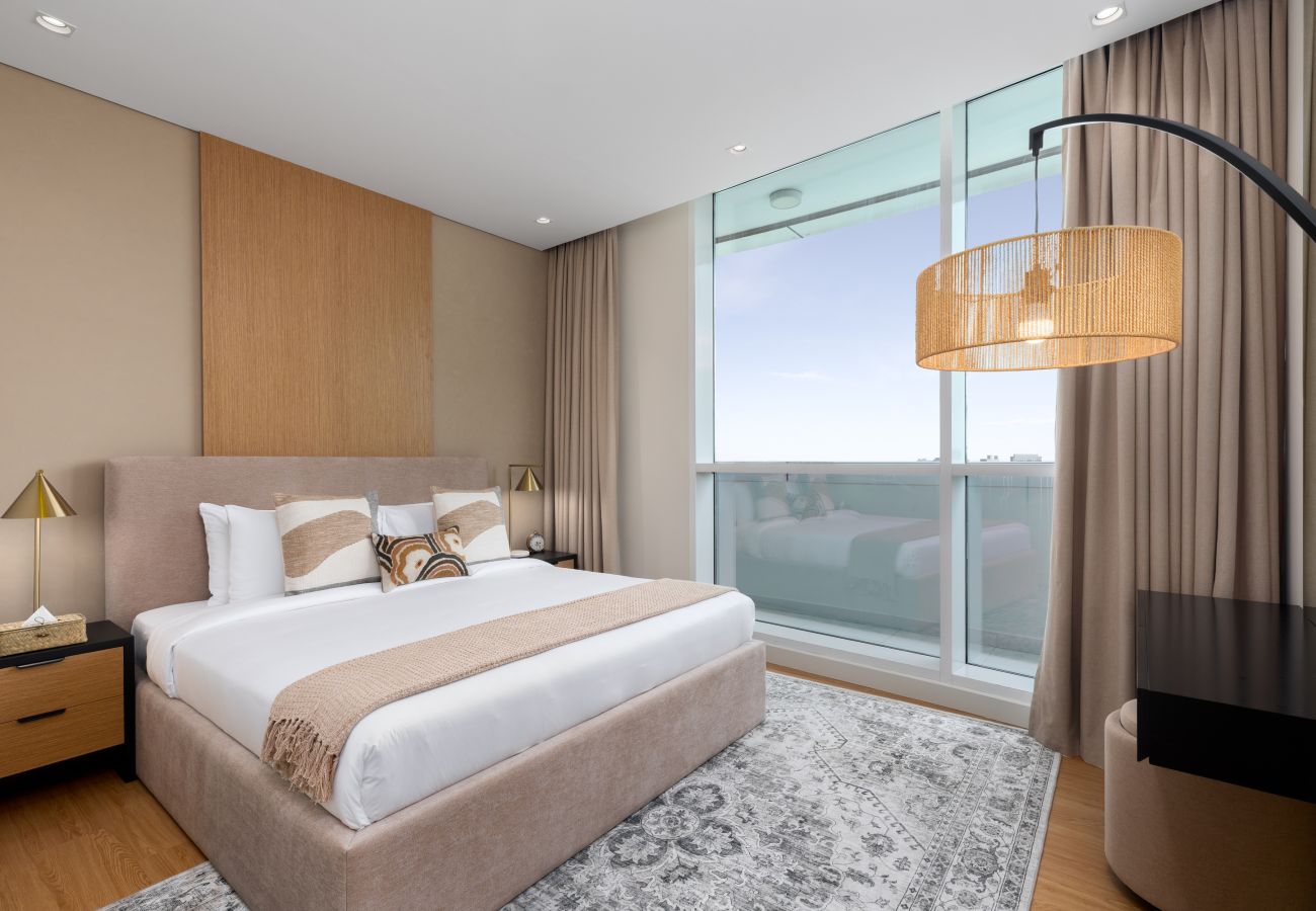Apartment in Dubai - Chic Downtown Living w/ Dubai Cityscape Views