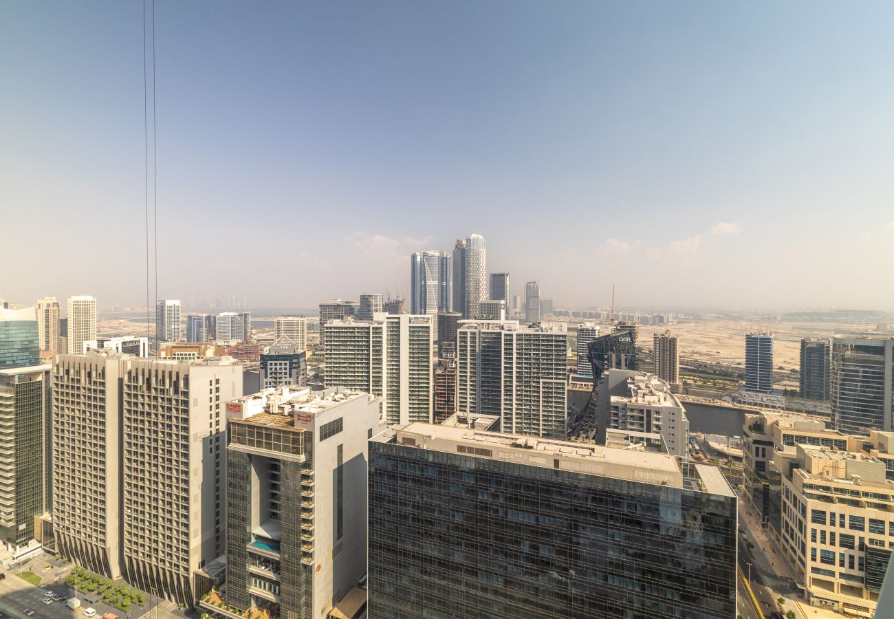 Apartment in Dubai - Chic Downtown Living w/ Dubai Cityscape Views