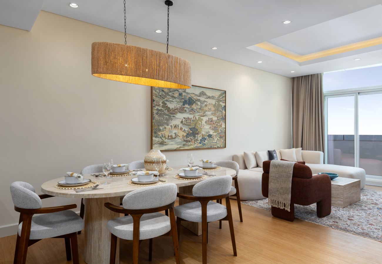 Apartment in Dubai - Chic Downtown Living w/ Dubai Cityscape Views