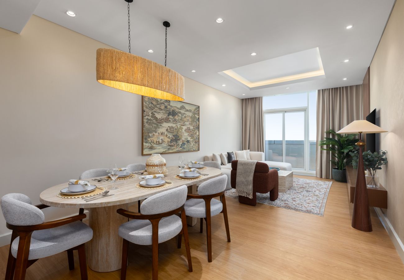 Chic holiday rental with panoramic cityscape views in Downtown Dubai