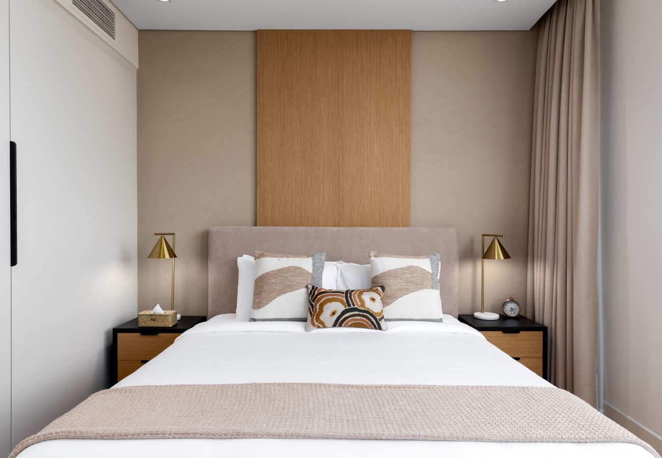 Apartment in Dubai - Chic Downtown Living w/ Dubai Cityscape Views