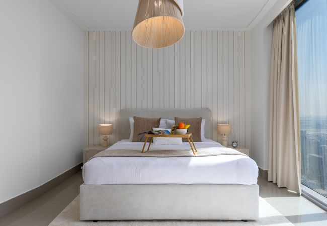 Apartment in Dubai -  City Heights Retreat w/ Panoramic Skyline Views Apartment in Dubai -  City Heights Retreat w/ Panoramic Skyline Views