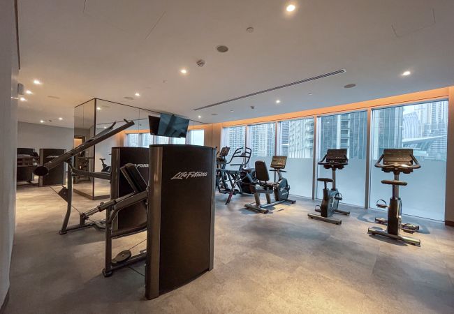 Apartment in Dubai -  City Heights Retreat w/ Panoramic Skyline Views Apartment in Dubai -  City Heights Retreat w/ Panoramic Skyline Views