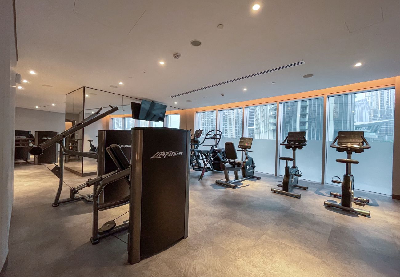 Apartment in Dubai -  City Heights Retreat w/ Panoramic Skyline Views