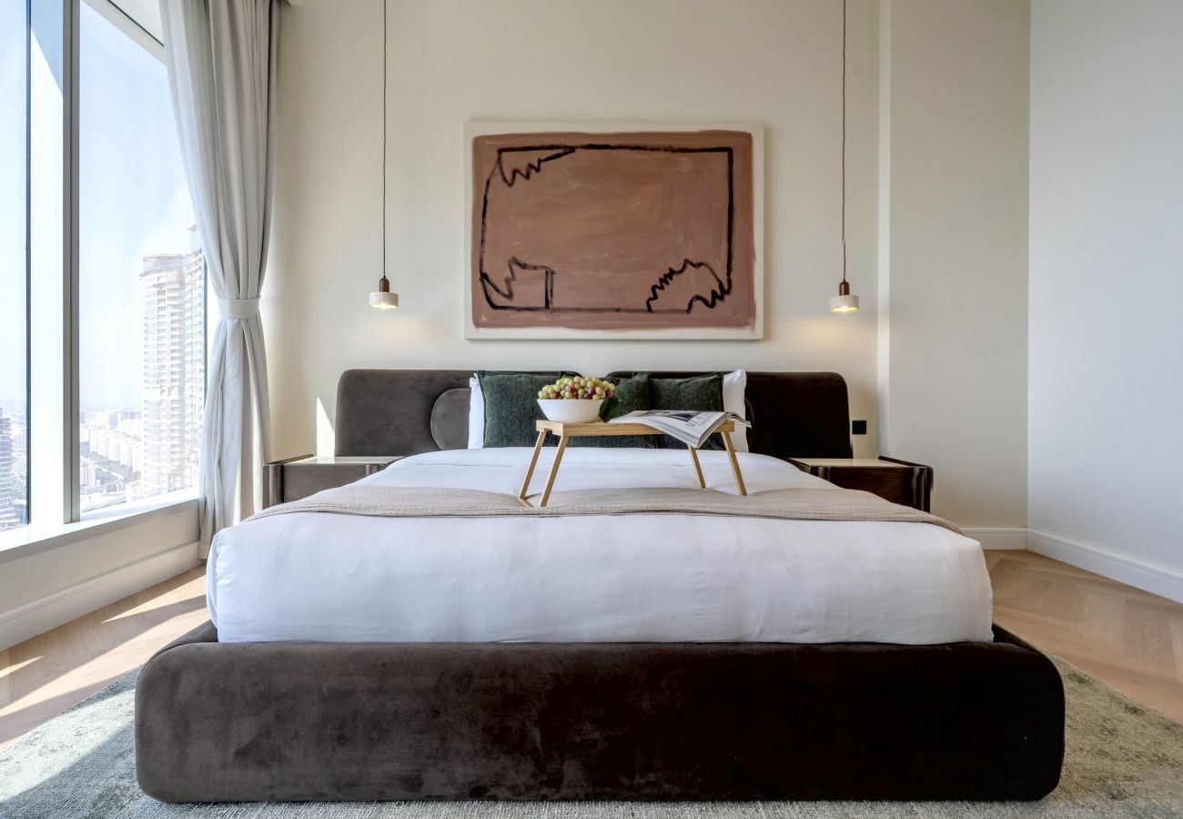 Apartment in Dubai - High-Floor Haven w/ Open Sea Views on Palm Entry  