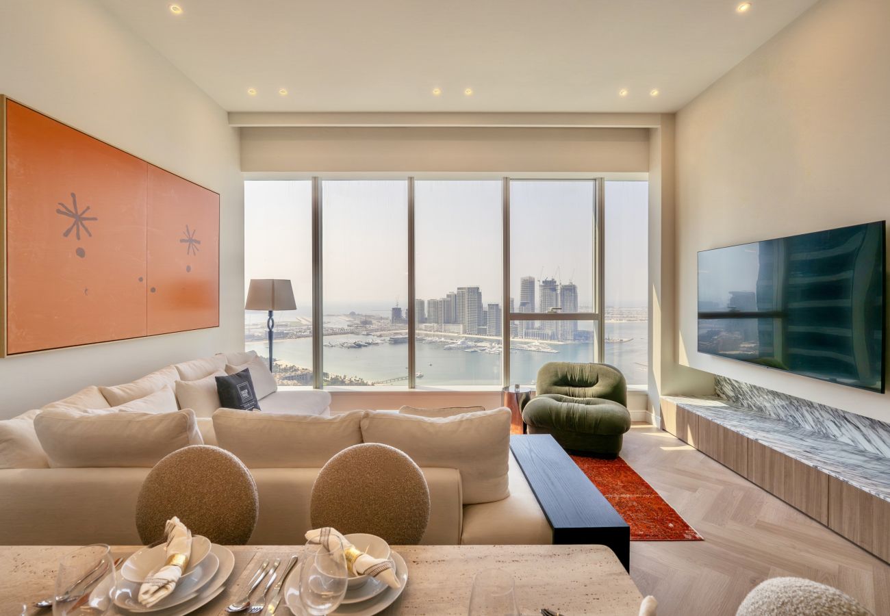 Apartment in Dubai - High-Floor Haven w/ Open Sea Views on Palm Entry  