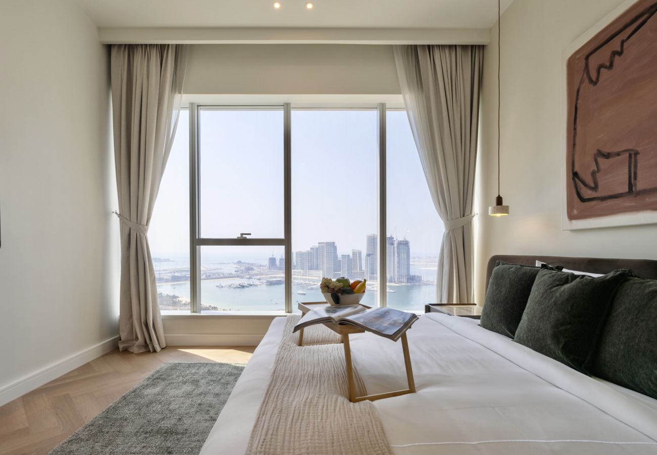 Apartment in Dubai - High-Floor Haven w/ Open Sea Views on Palm Entry  