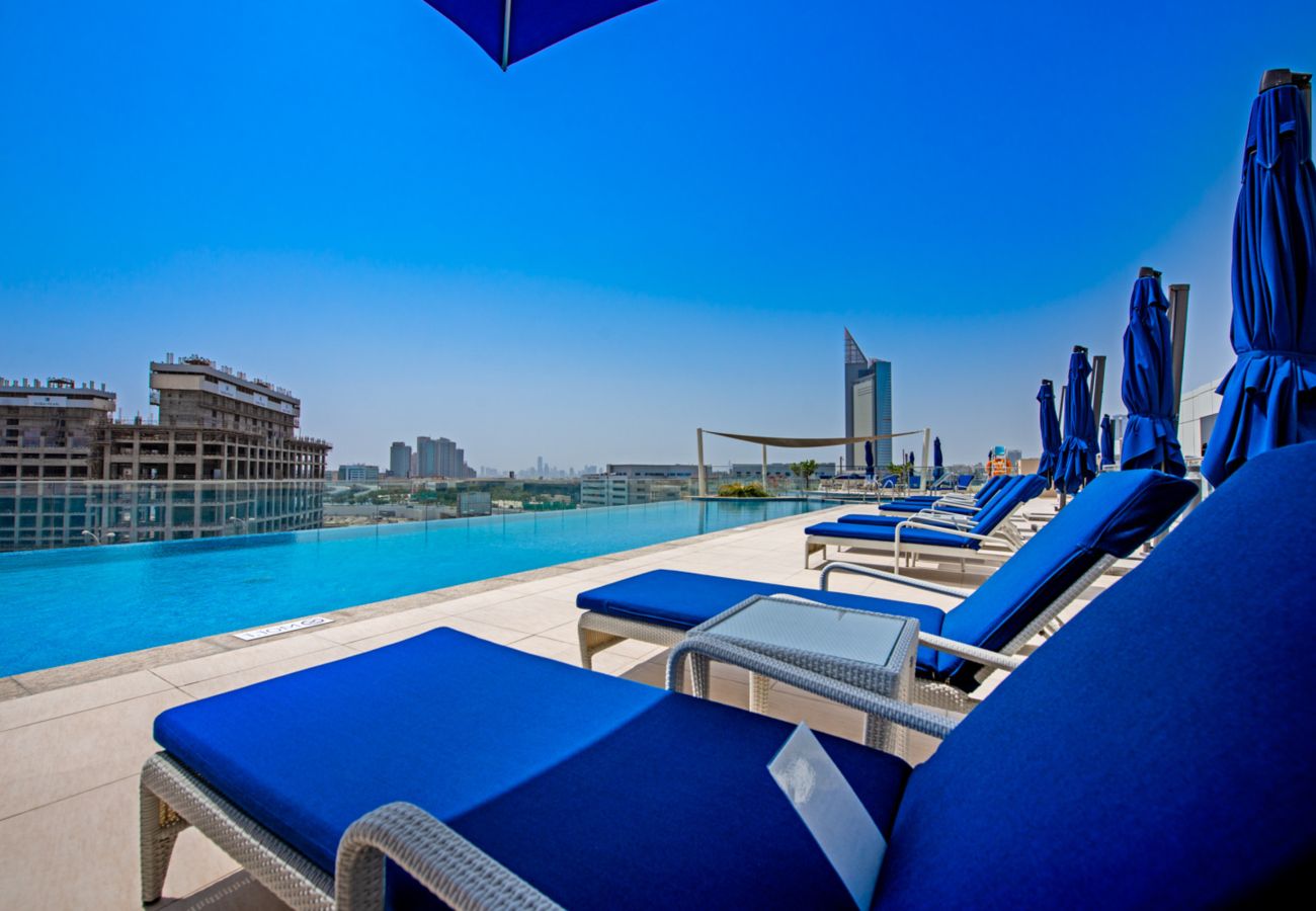 Apartment in Dubai - High-Floor Haven w/ Open Sea Views on Palm Entry  