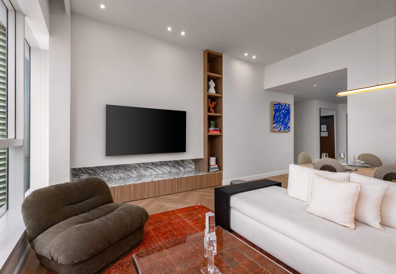 Apartment in Dubai - High-Floor Haven w/ Open Sea Views on Palm Entry  