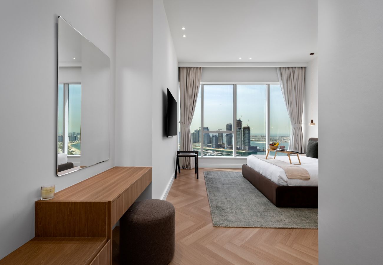 Apartment in Dubai - High-Floor Haven w/ Open Sea Views on Palm Entry  