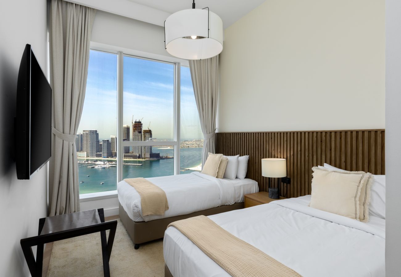 Apartment in Dubai - High-Floor Haven w/ Open Sea Views on Palm Entry  