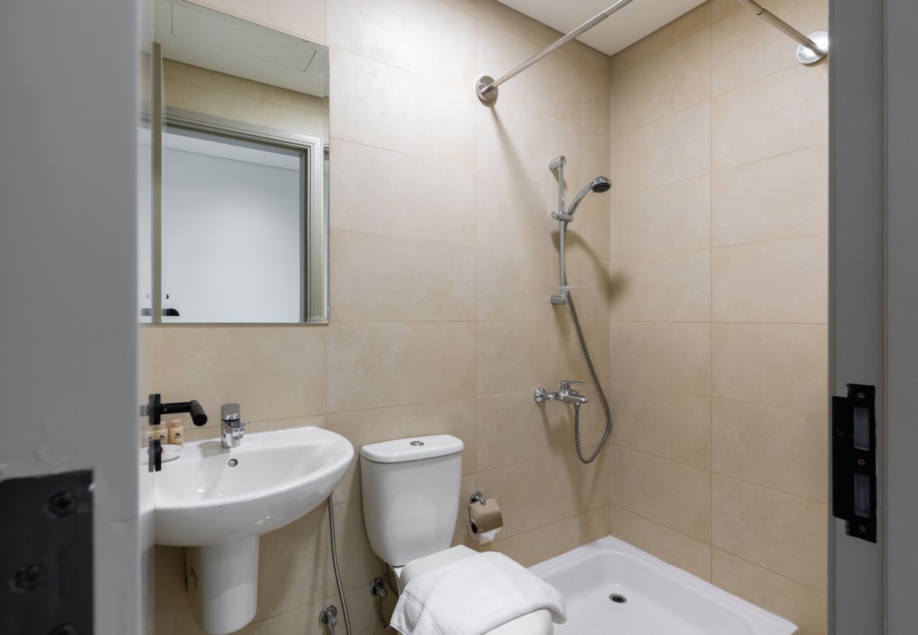 Apartment in Dubai - High-Floor Haven w/ Open Sea Views on Palm Entry  