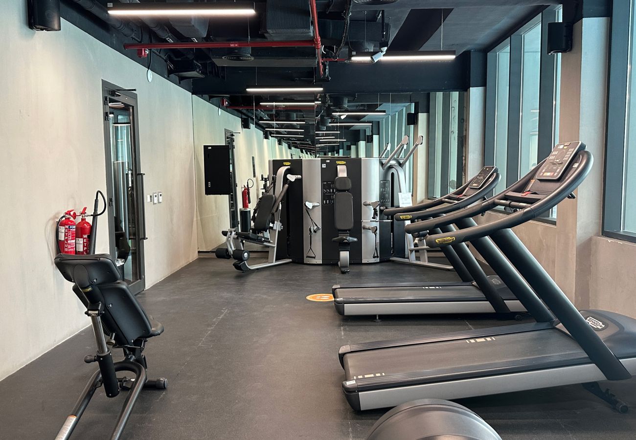 Studio in Dubai - Serene Studio Escape w/ Balcony in JVC 