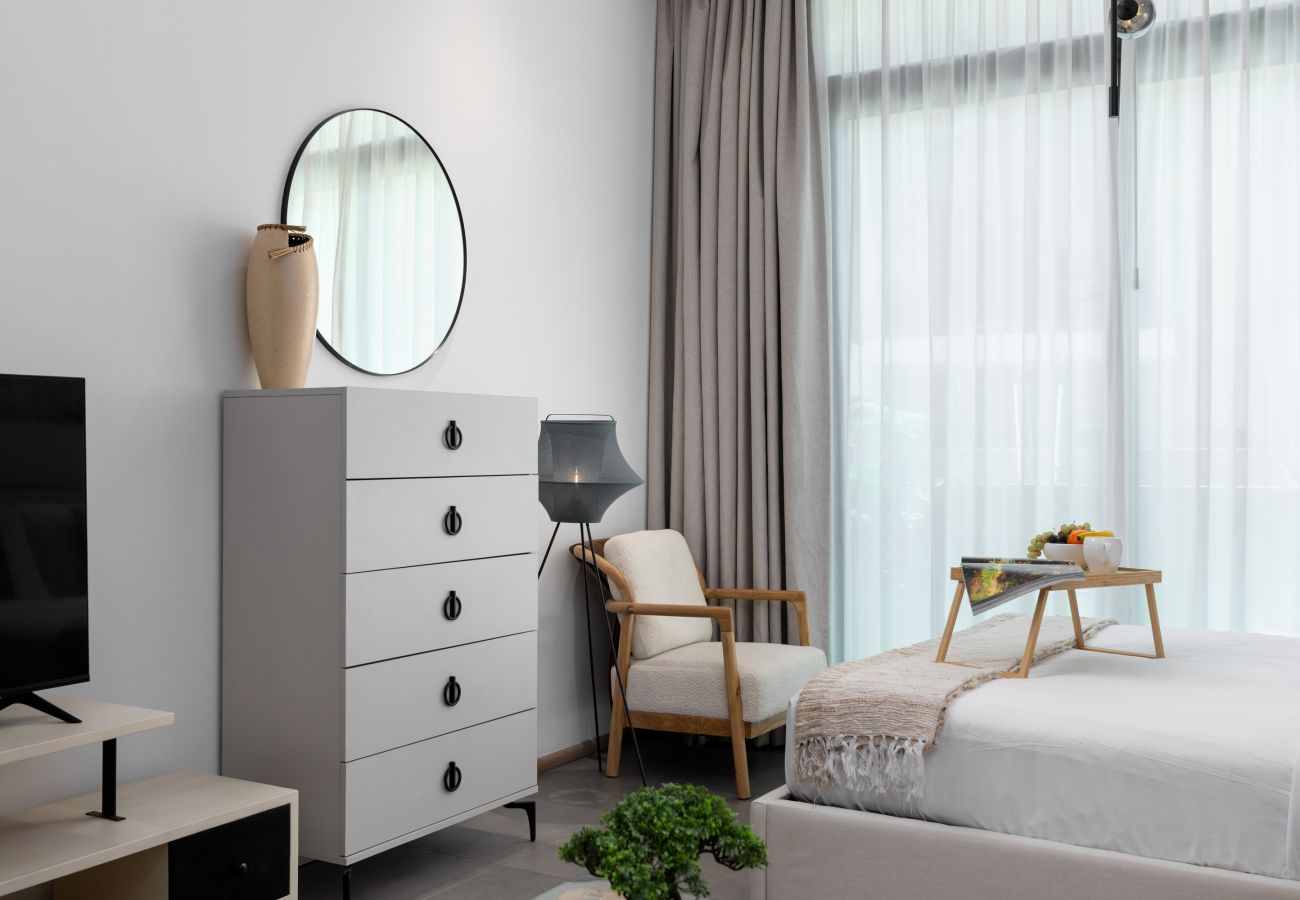 Serene holiday rental studio with balcony in Dubai