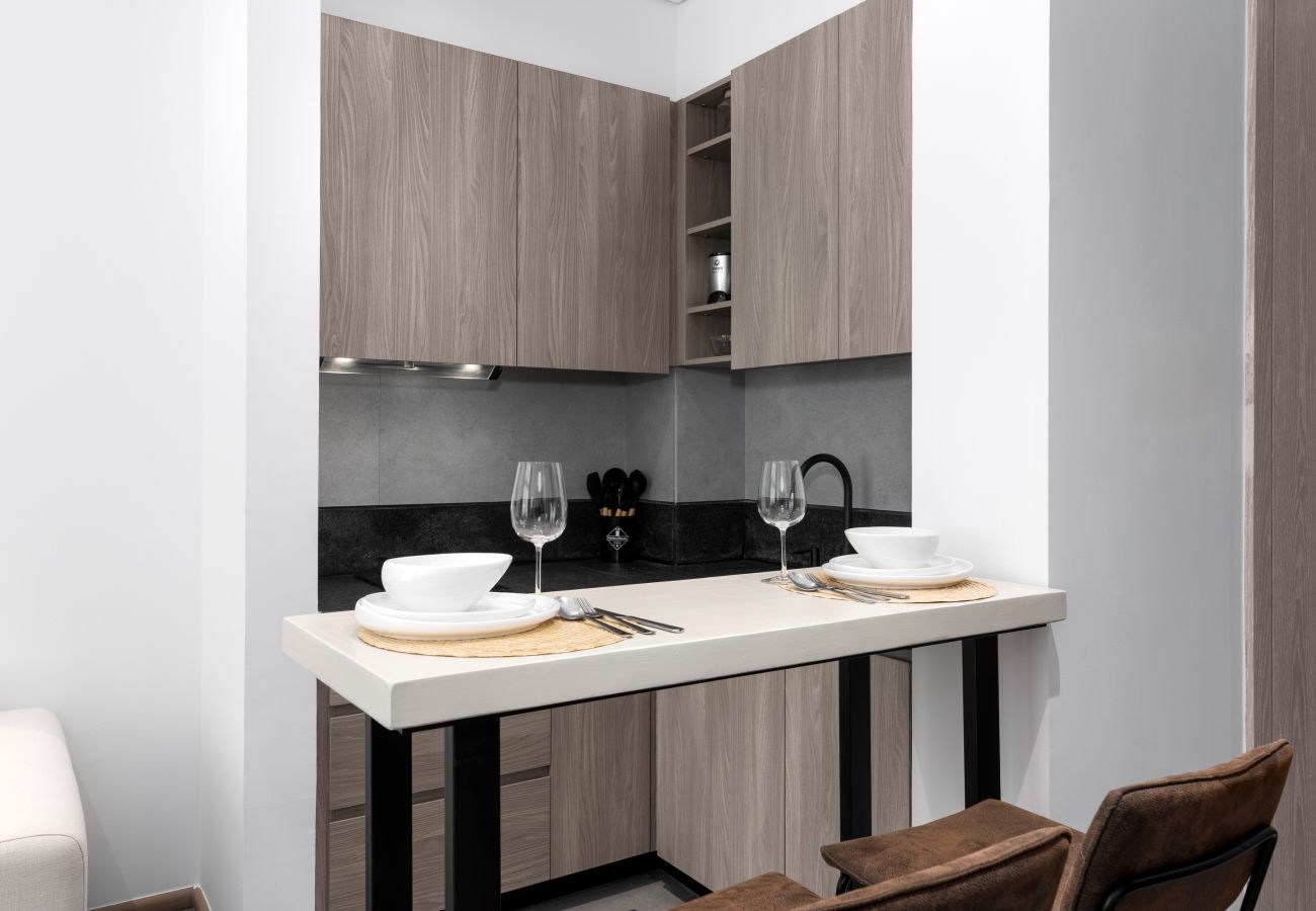 Studio in Dubai - Serene Studio Escape w/ Balcony in JVC 