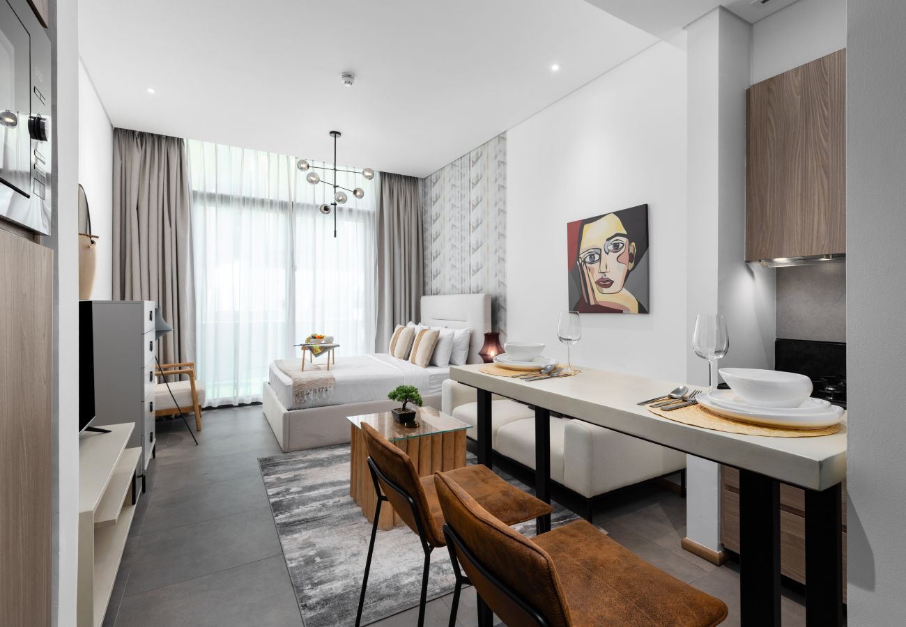 Studio in Dubai - Serene Studio Escape w/ Balcony in JVC 