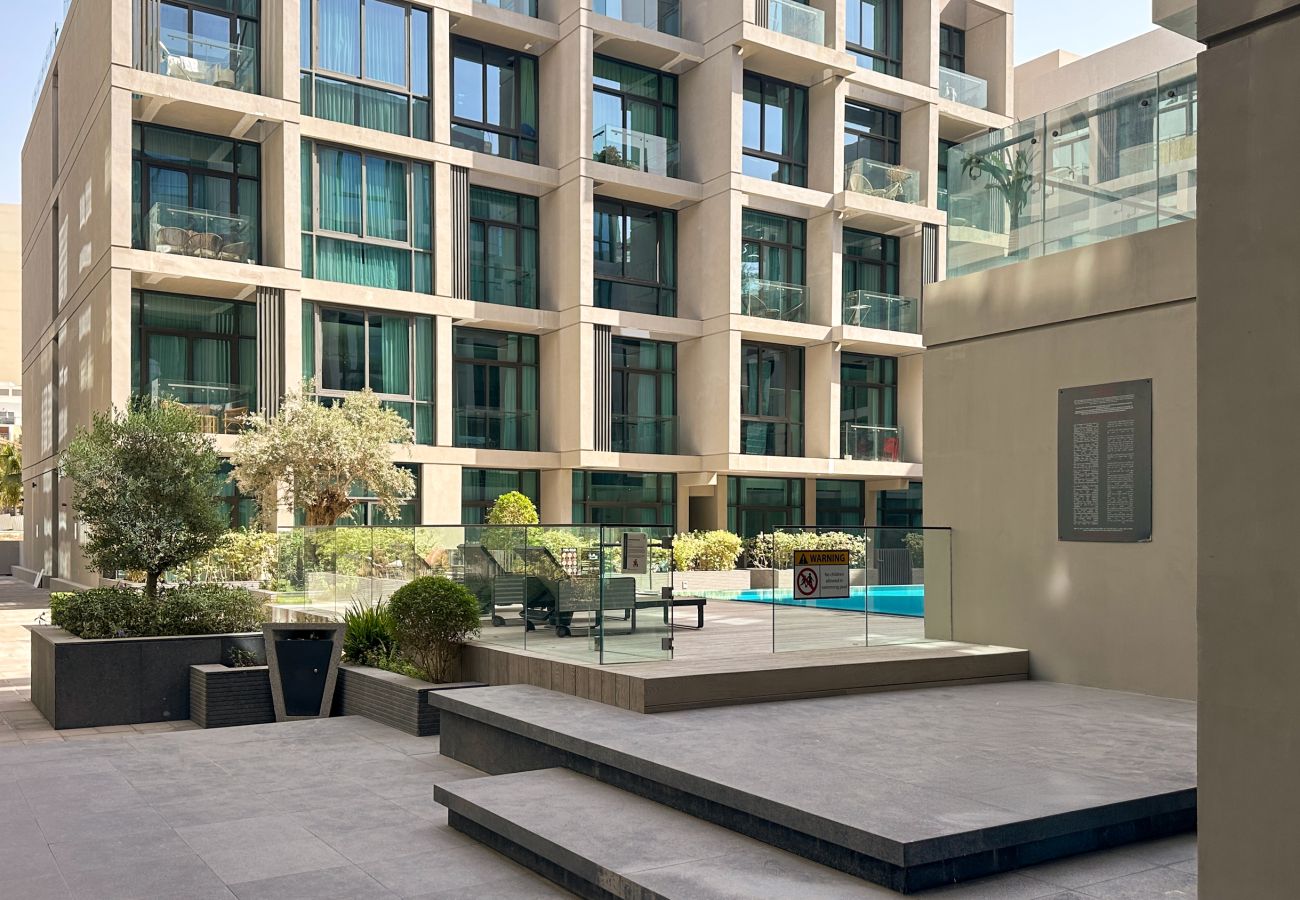 Studio in Dubai - Serene Studio Escape w/ Balcony in JVC 