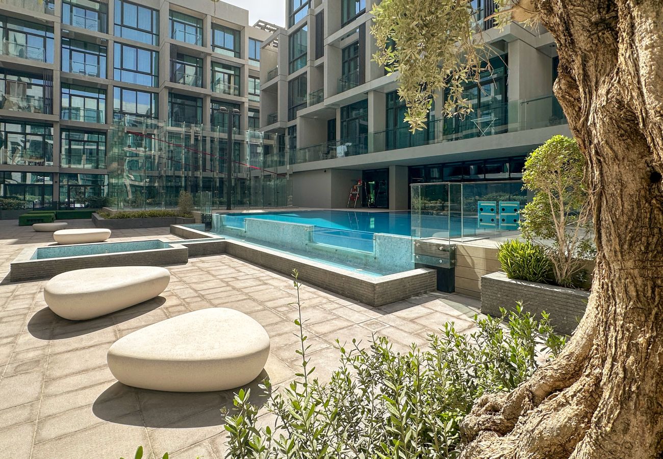 Studio in Dubai - Serene Studio Escape w/ Balcony in JVC 