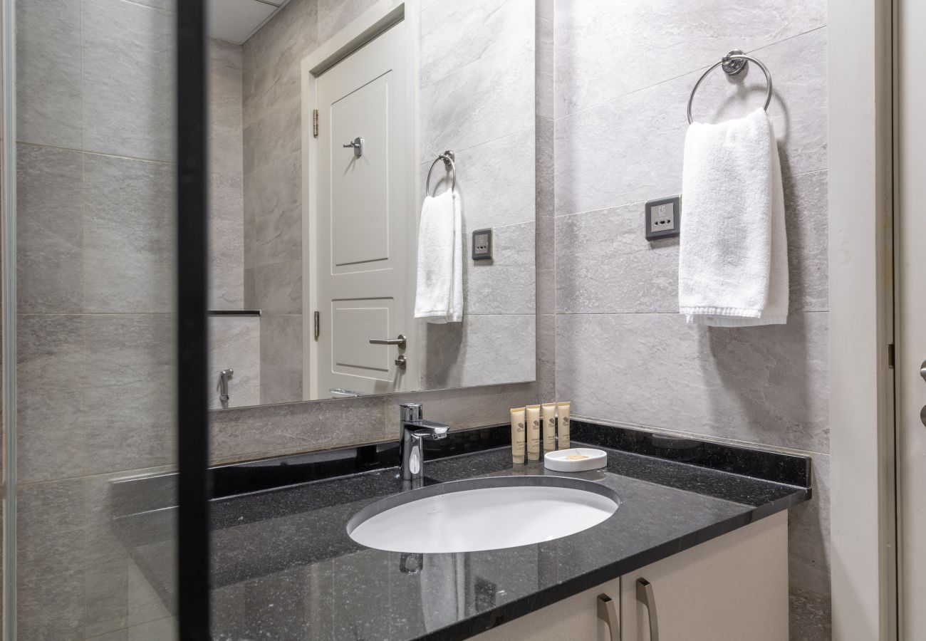 Apartment in Dubai - Chic & Eclectic Family Home w/ Park Vws in Meydan  