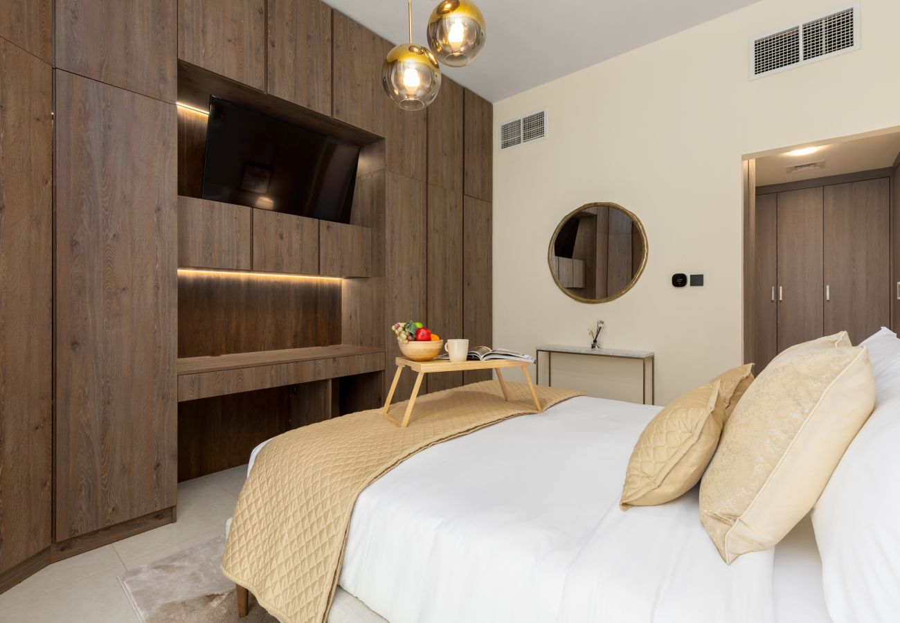 Apartment in Dubai - Chic & Eclectic Family Home w/ Park Vws in Meydan  