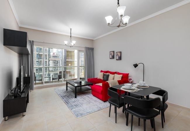 Apartment in Dubai - Comfortable Downtown Apartment w/ City Skyline Vws