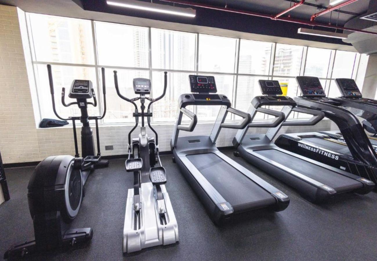 Apartment in Dubai - Comfortable Downtown Apartment w/ City Skyline Vws