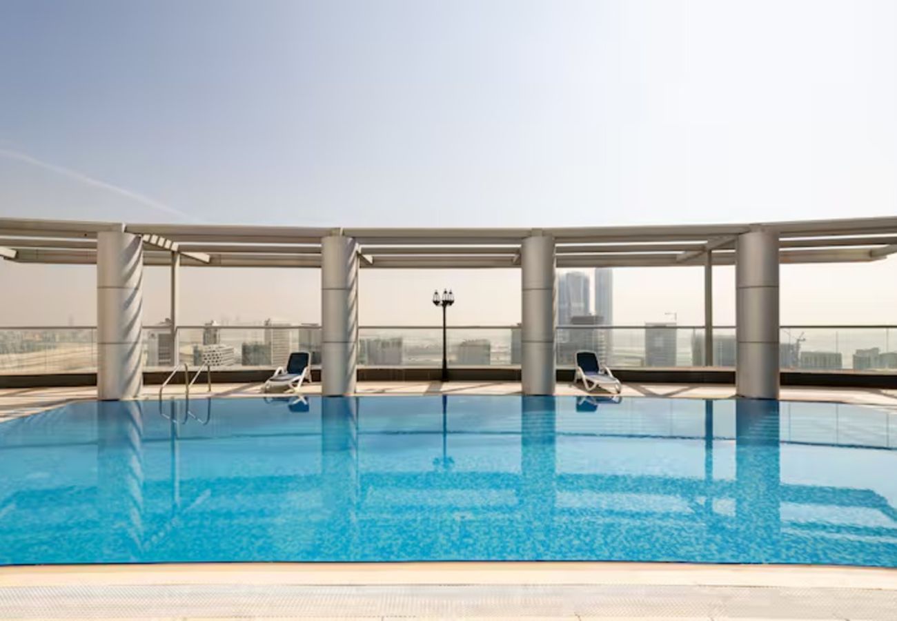 Apartment in Dubai - Comfortable Downtown Apartment w/ City Skyline Vws