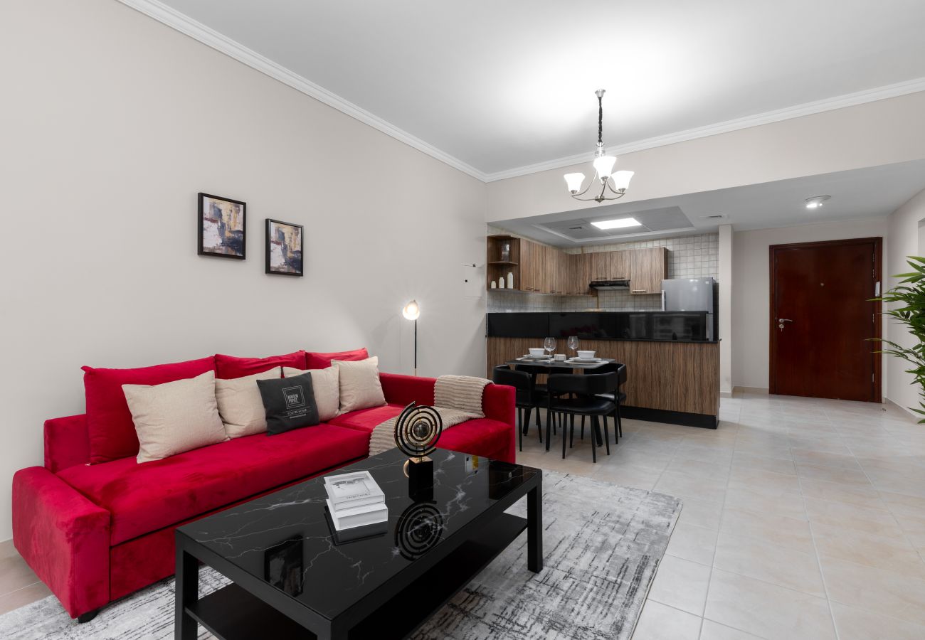 Comfortable holiday rental with city skyline views in Dubai