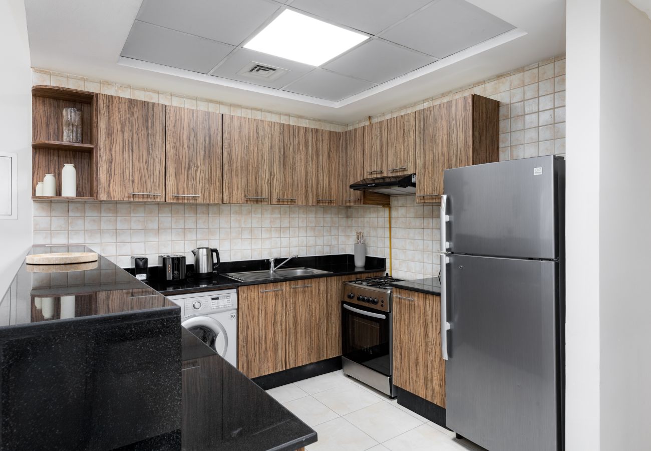 Apartment in Dubai - Comfortable Downtown Apartment w/ City Skyline Vws