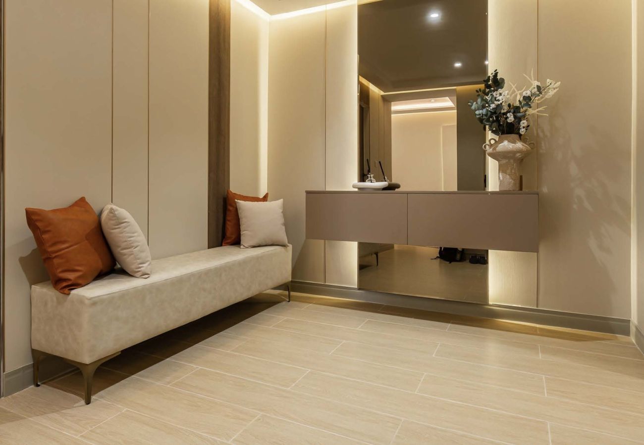 Apartment in Dubai - Ultimate Luxury Penthouse w/ Pool & Marina Views 