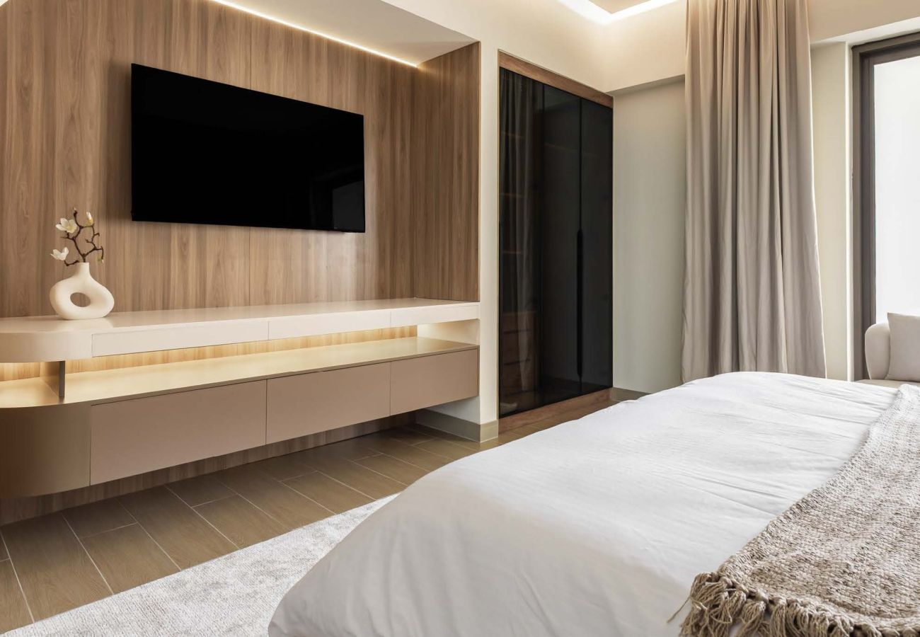 Apartment in Dubai - Ultimate Luxury Penthouse w/ Pool & Marina Views 