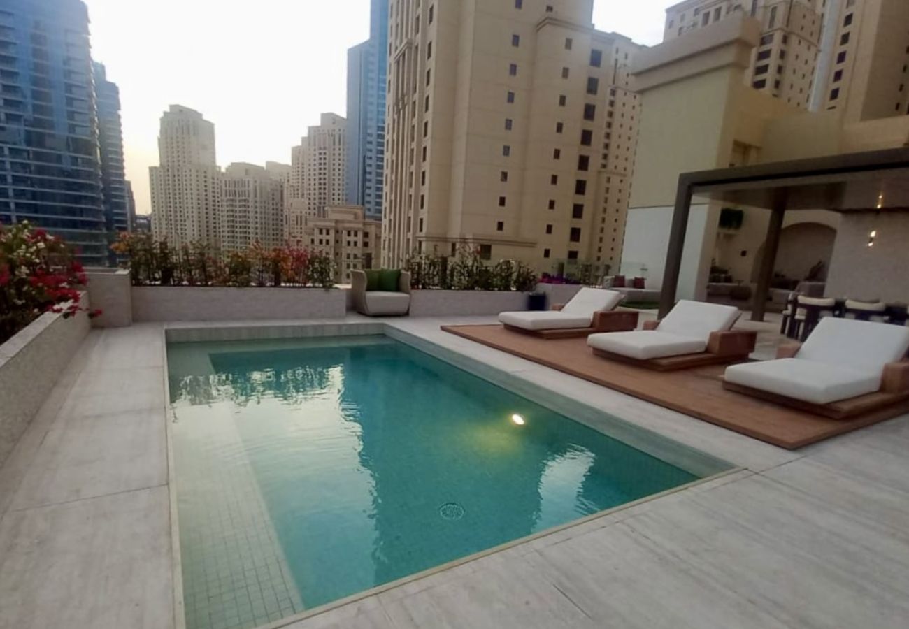 Apartment in Dubai - Ultimate Luxury Penthouse w/ Pool & Marina Views 
