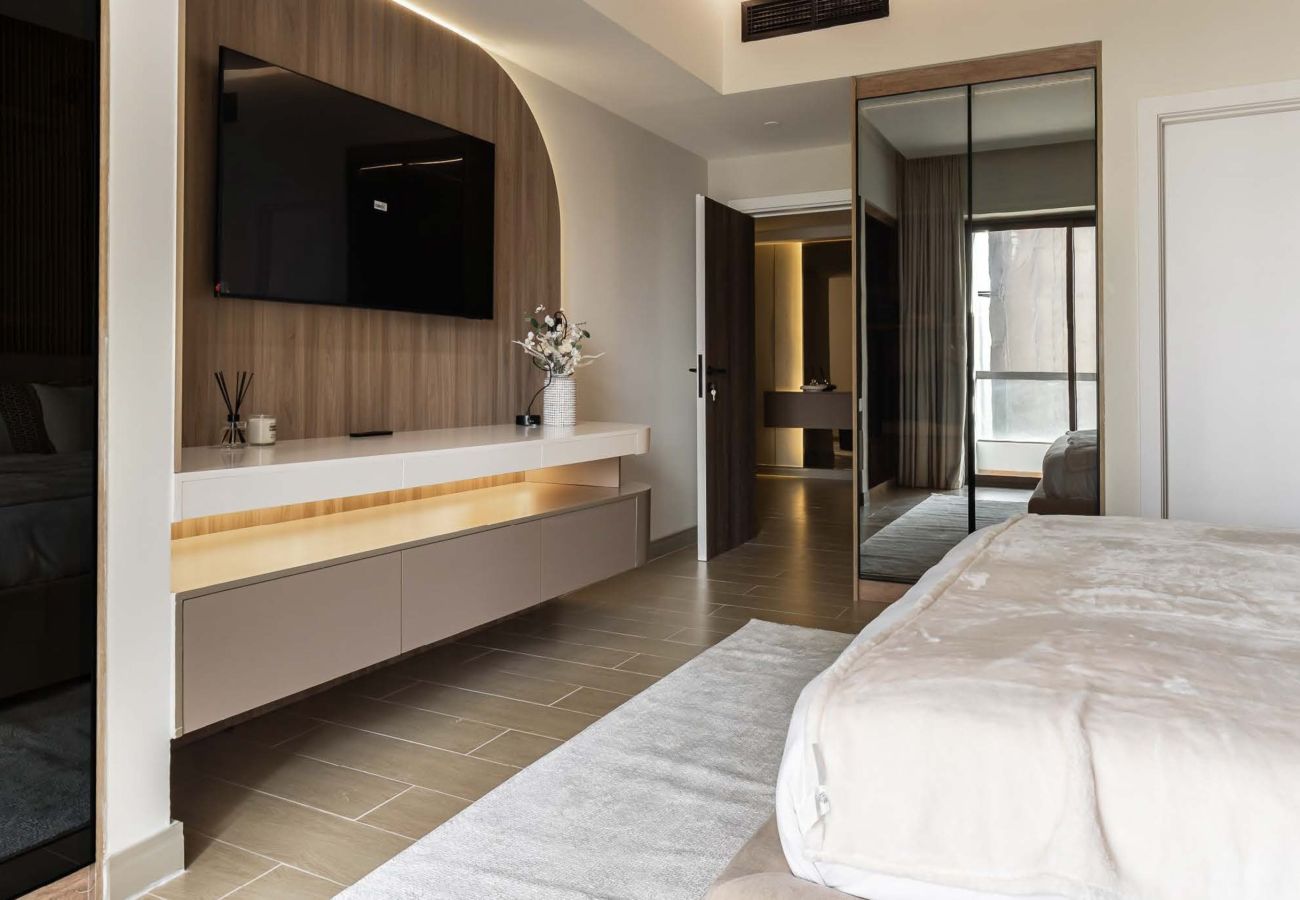 Apartment in Dubai - Ultimate Luxury Penthouse w/ Pool & Marina Views 