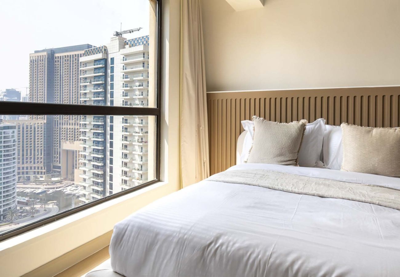 Apartment in Dubai - Ultimate Luxury Penthouse w/ Pool & Marina Views 