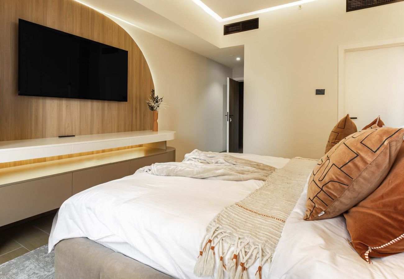 Apartment in Dubai - Ultimate Luxury Penthouse w/ Pool & Marina Views 