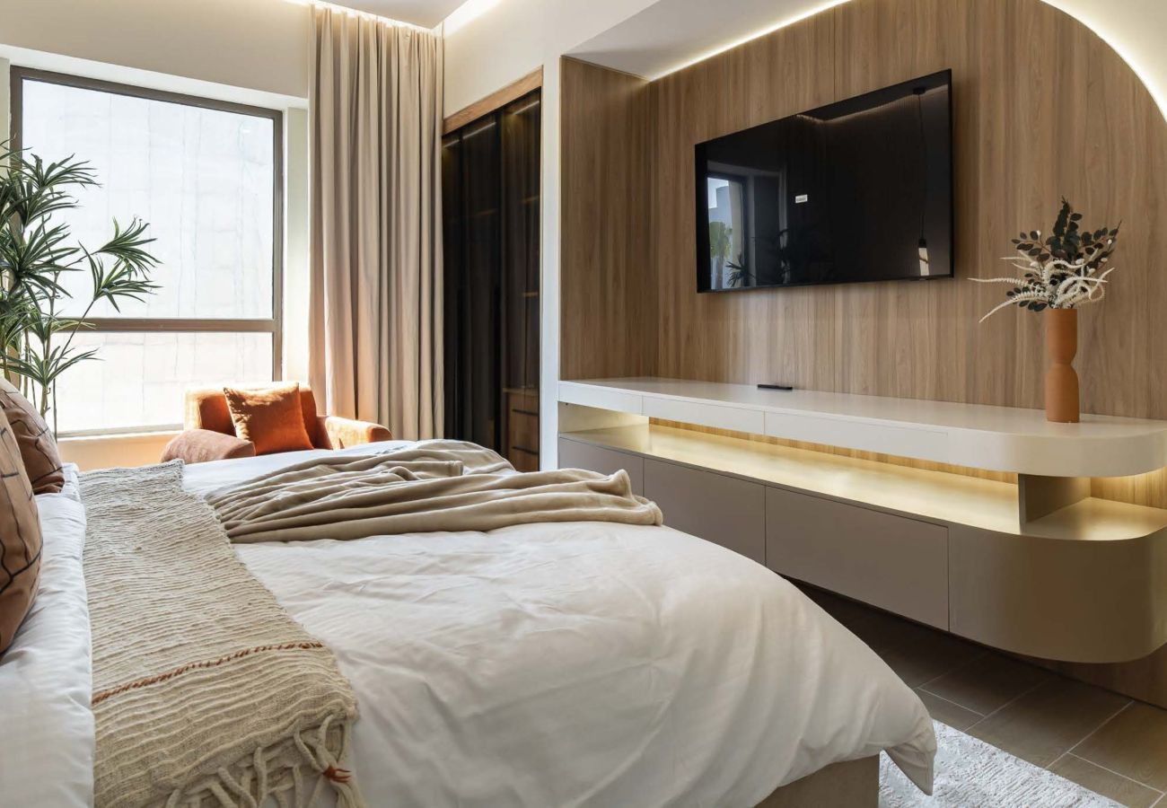 Apartment in Dubai - Ultimate Luxury Penthouse w/ Pool & Marina Views 