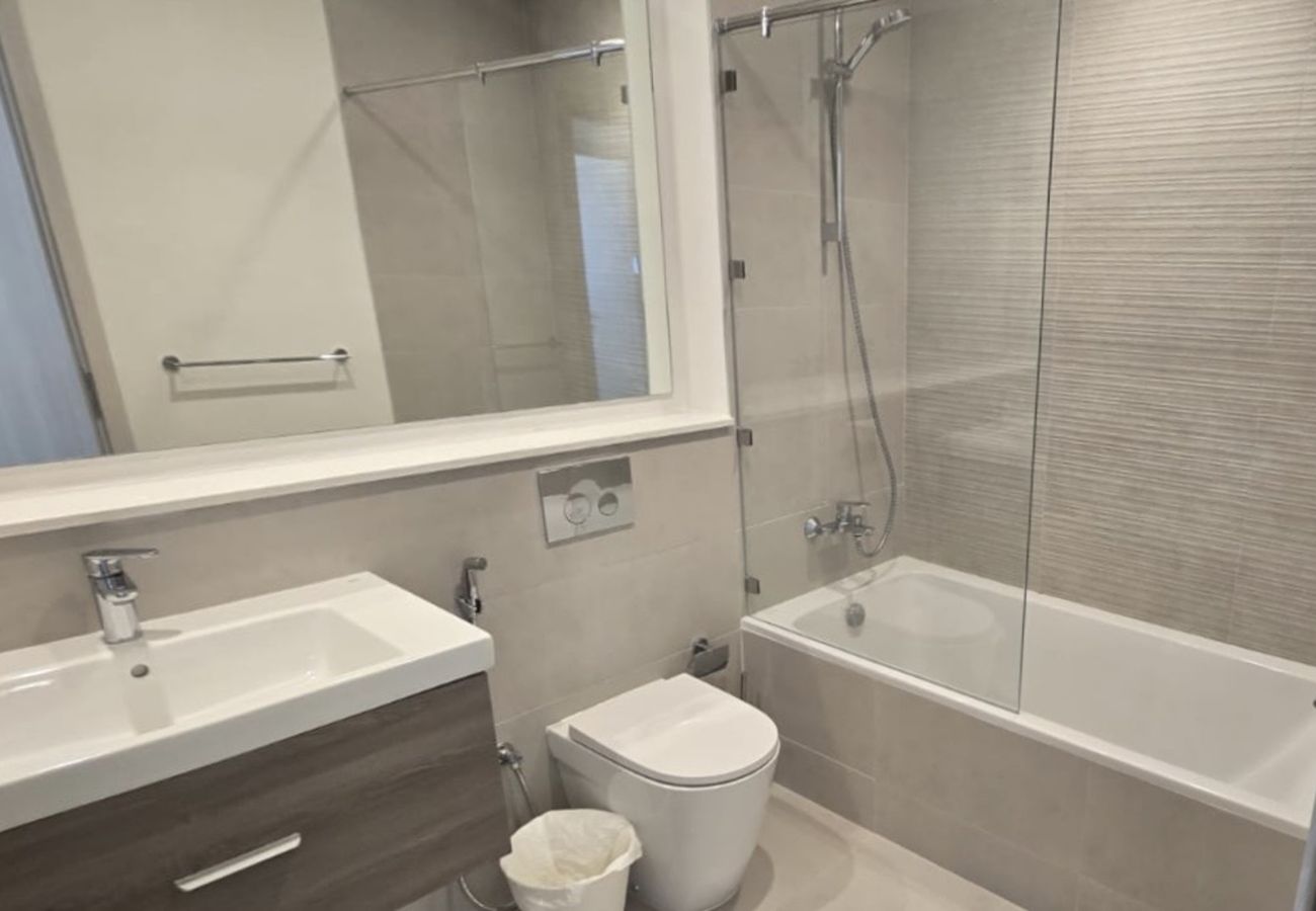 Apartment in Abu Dhabi - Relaxed Yas living with Resort-Style Facilities 