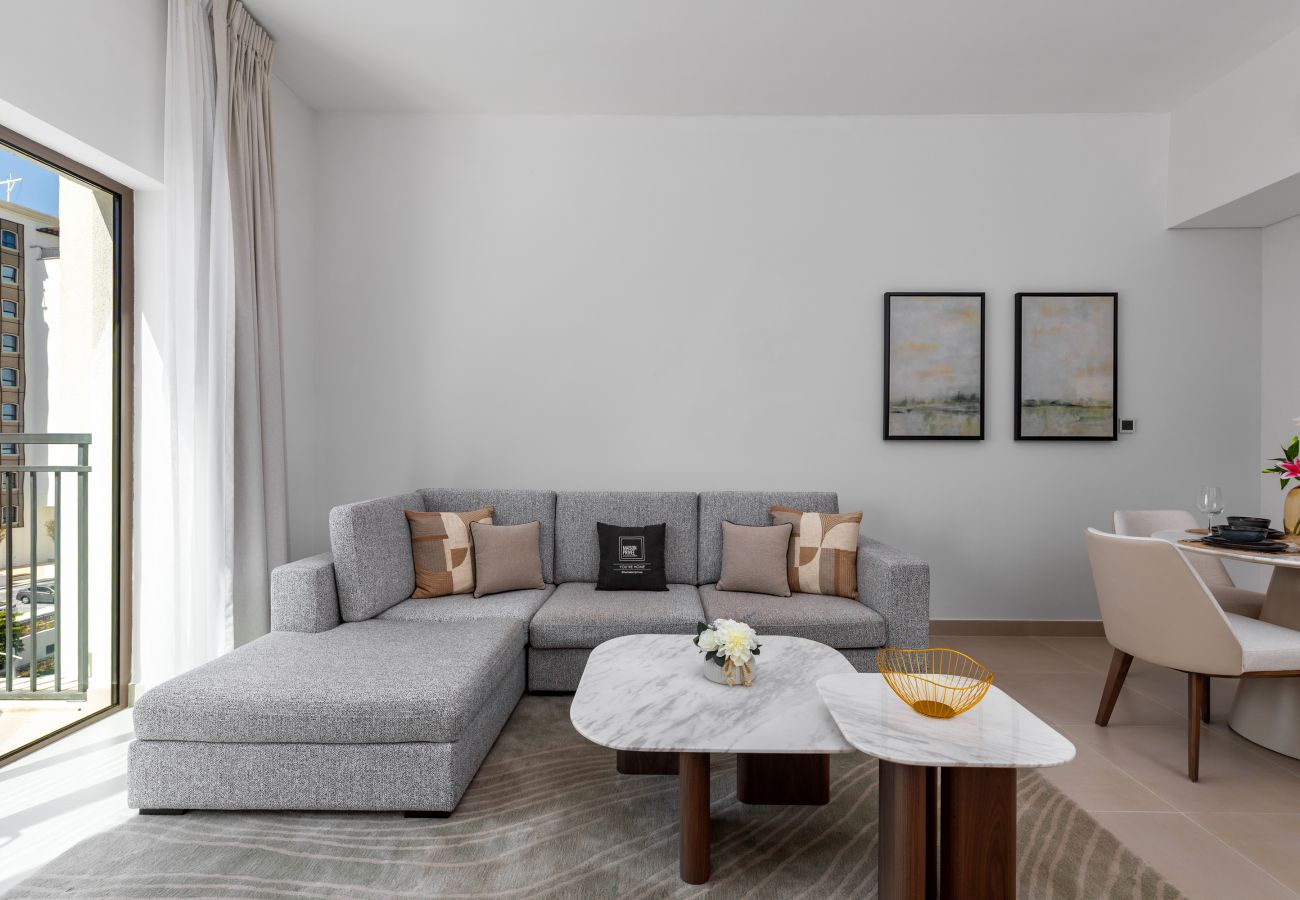 Relaxed holiday rental with balcony in Abu Dhabi