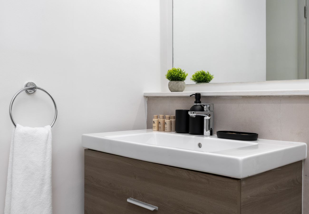 Apartment in Abu Dhabi - Relaxed Yas living with Resort-Style Facilities 