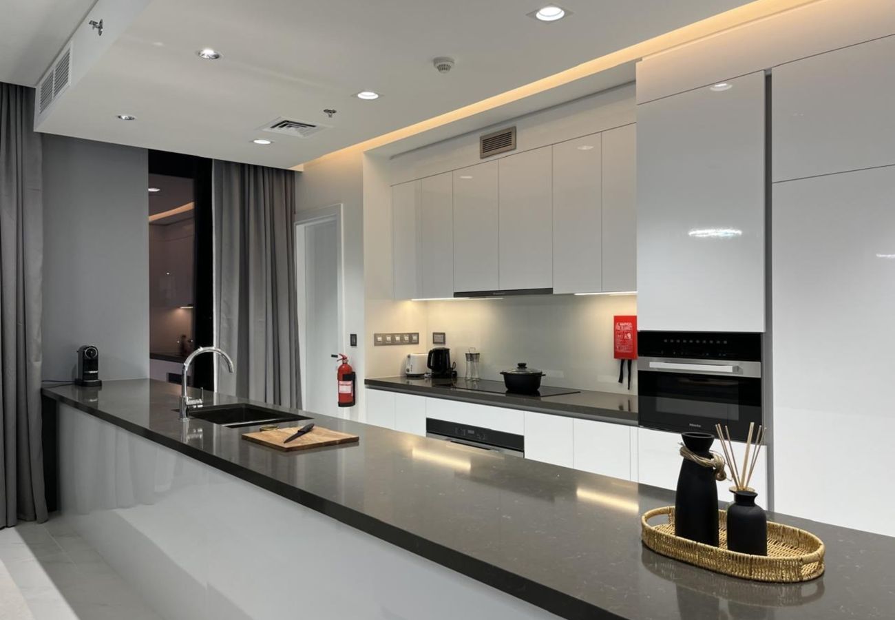Apartment in Dubai -  Modern Family Retreat w/ Dubai Skyline Views 