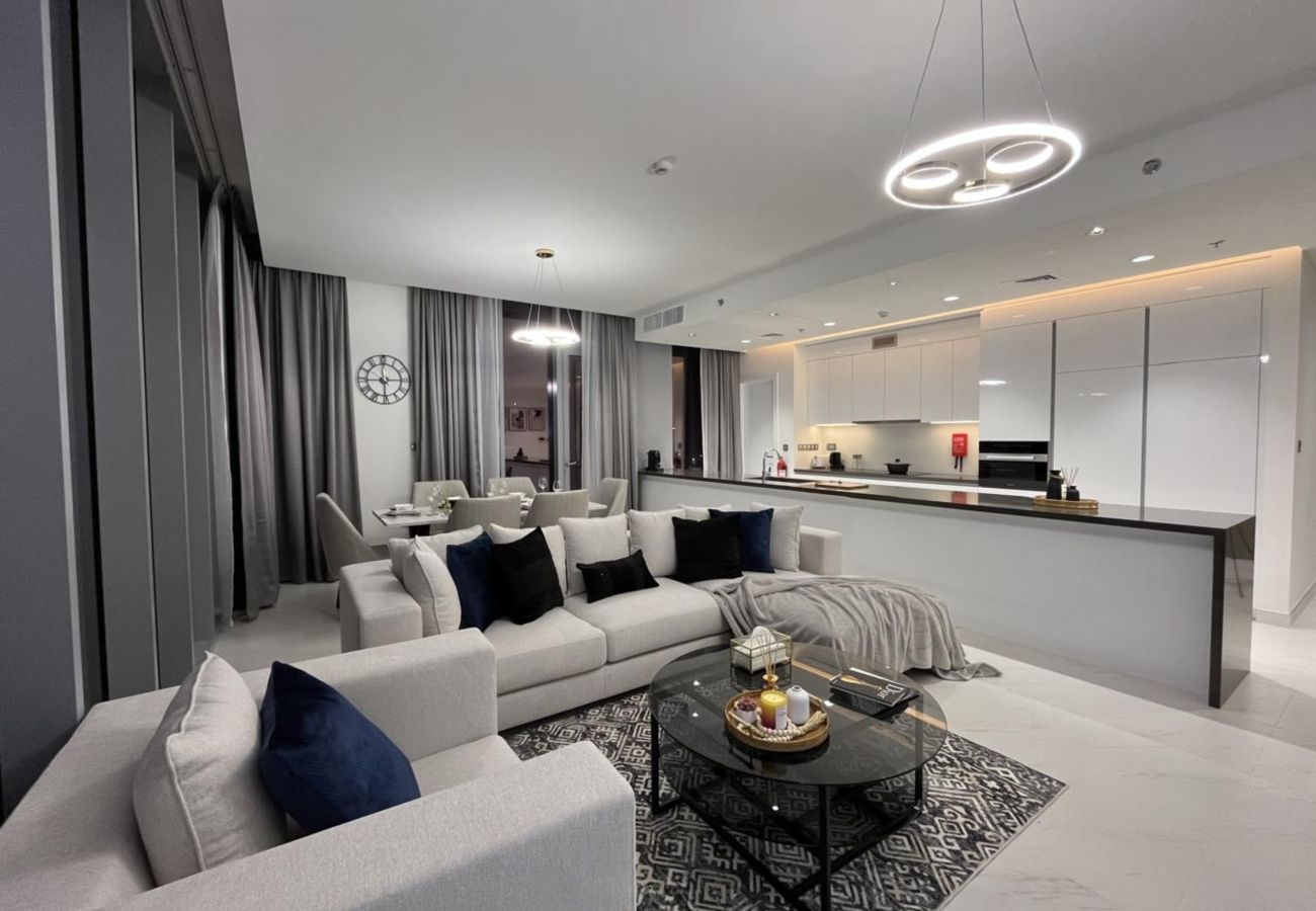 Modern family holiday rental with stunning views in Dubai
