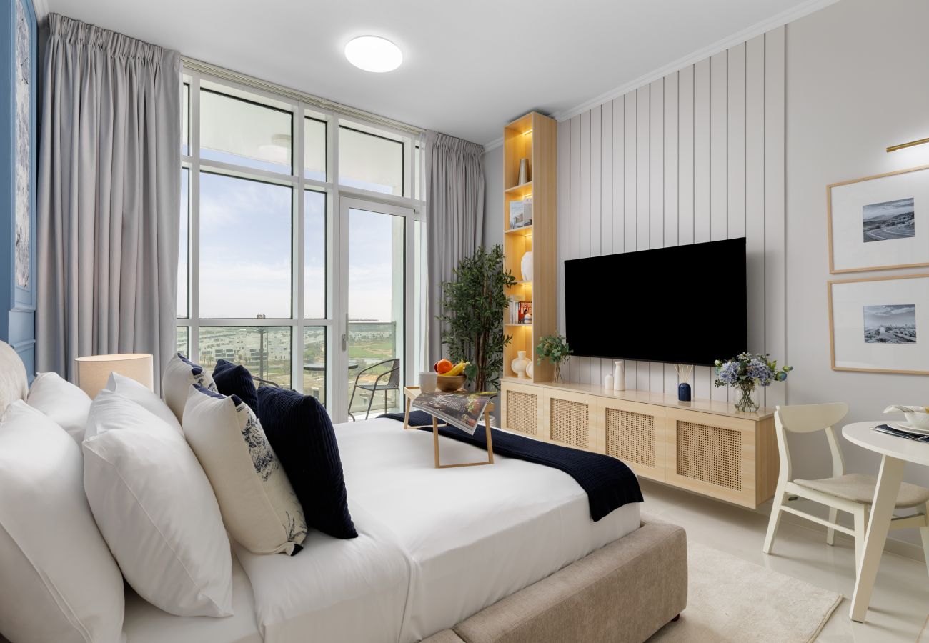 Elegant holiday rental studio with resort-style facilities in Dubai