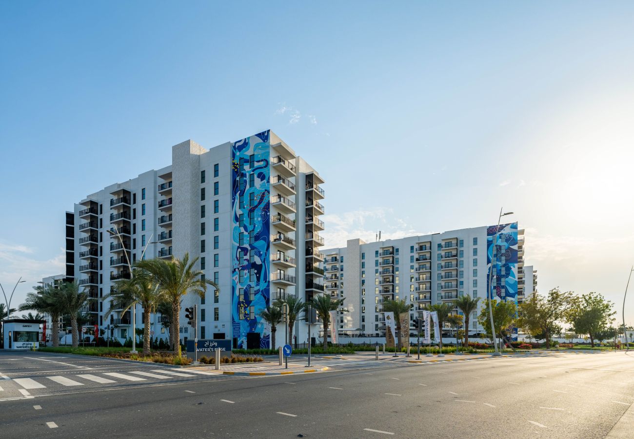 Apartment in Abu Dhabi - Stylish Yas Island Escape close to ALL attractions