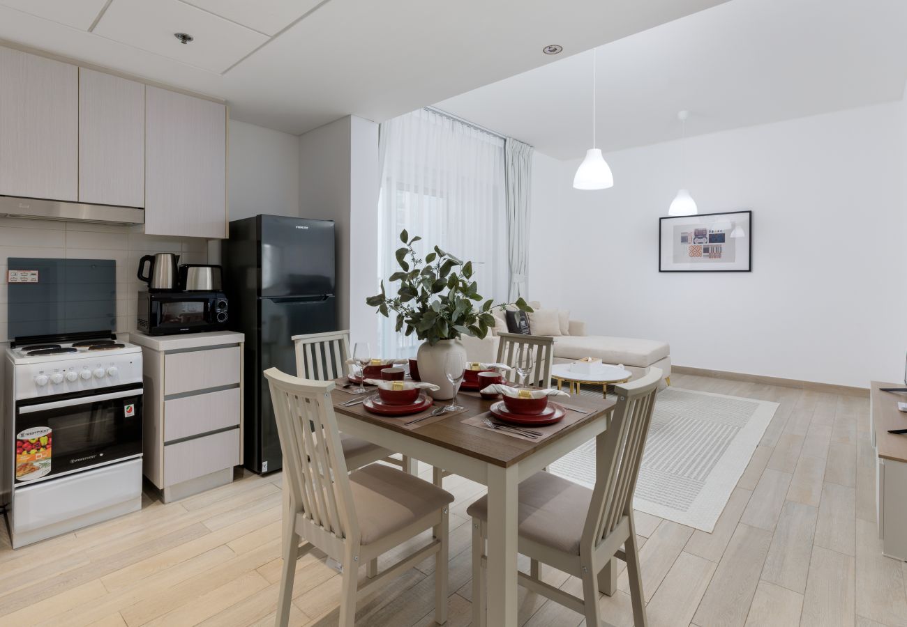 Apartment in Abu Dhabi - Stylish Yas Island Escape close to ALL attractions