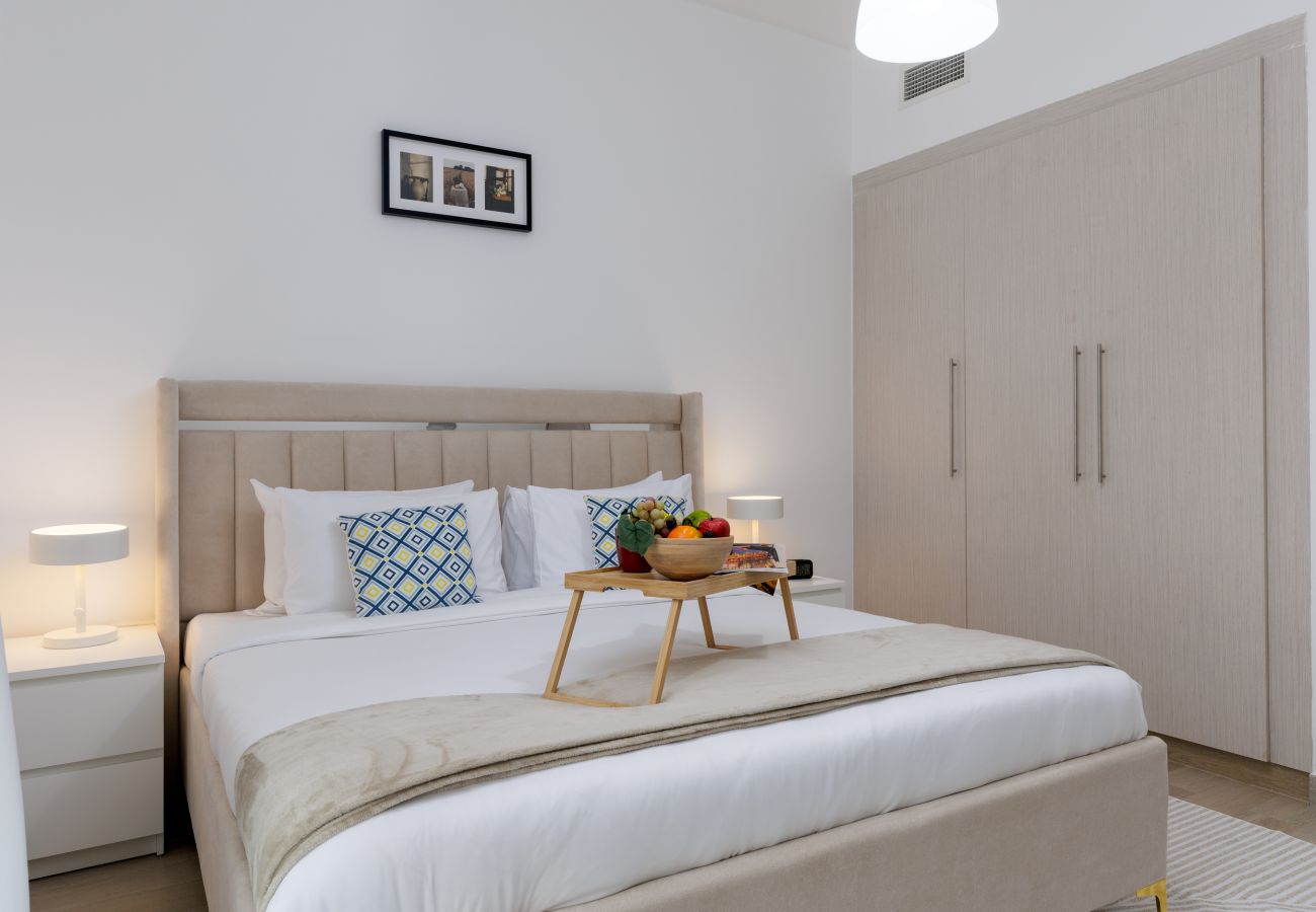 Apartment in Abu Dhabi - Stylish Yas Island Escape close to ALL attractions
