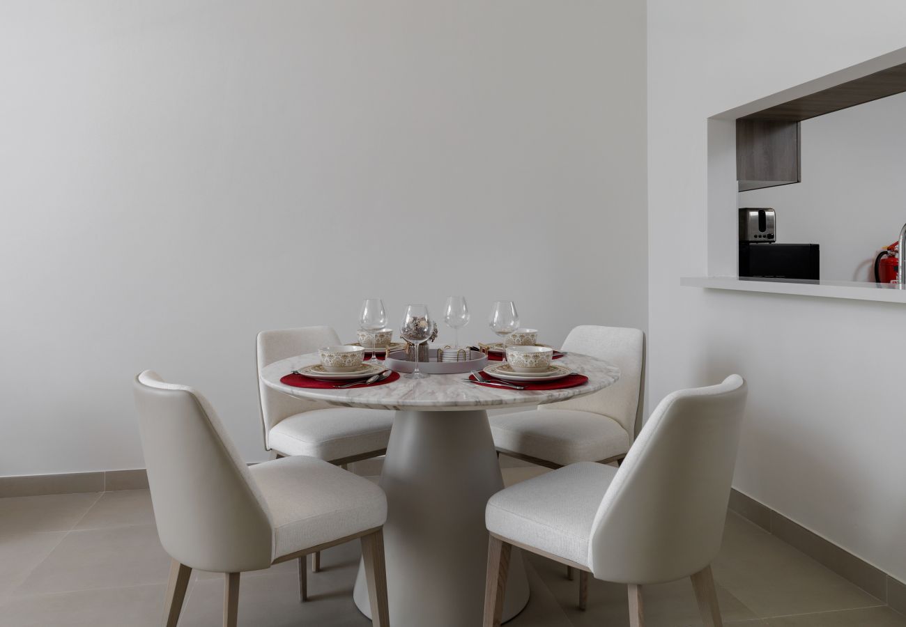 Apartment in Abu Dhabi - Serene Yas Island Hideaway w/ Resort Facilities