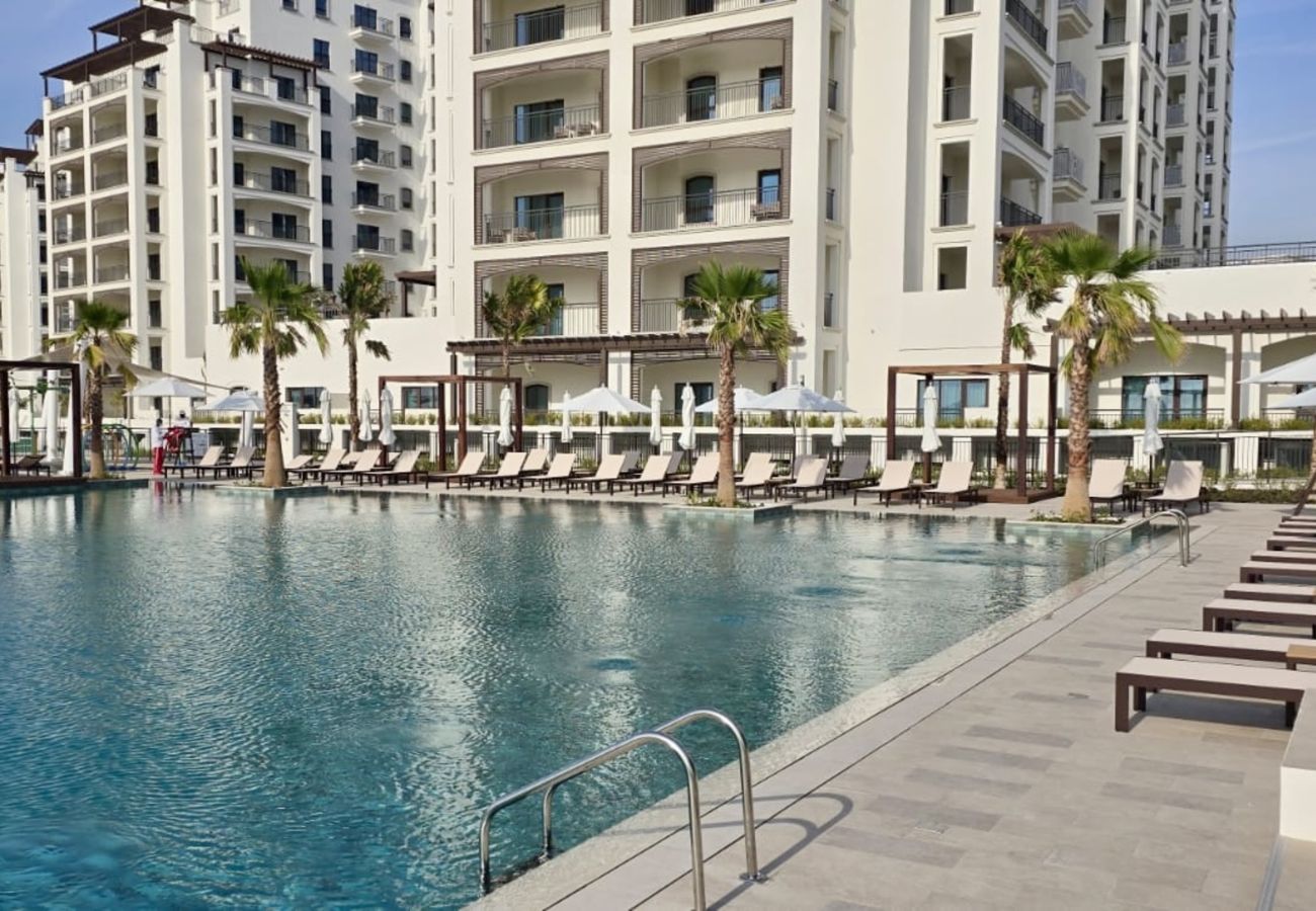 Apartment in Abu Dhabi - Serene Yas Island Hideaway w/ Resort Facilities