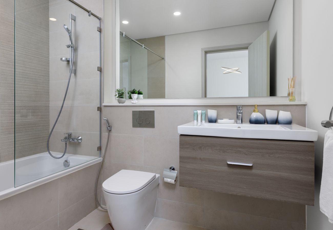 Apartment in Abu Dhabi - Serene Yas Island Hideaway w/ Resort Facilities