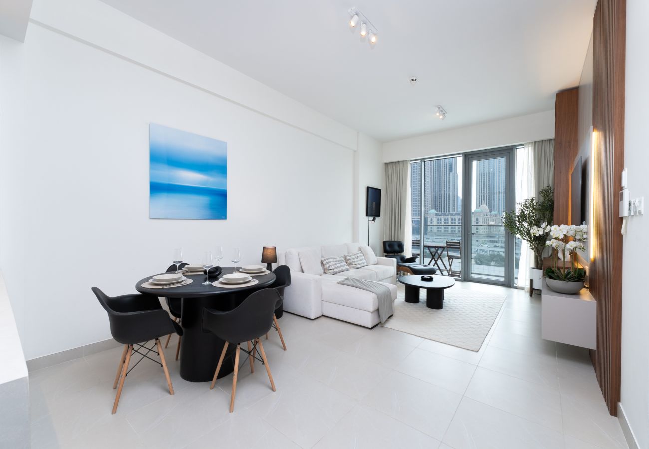 Apartment in Dubai - Bright & Modern Retreat along the Dubai Canal 